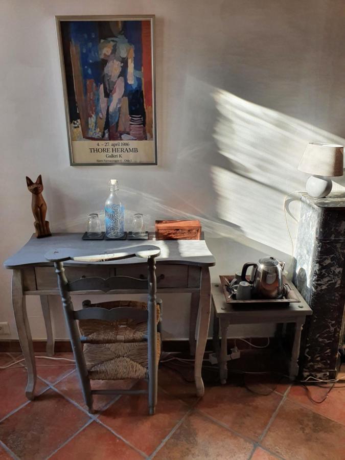 La Maison Provençale La Roquebrussanne Extérieur photo
