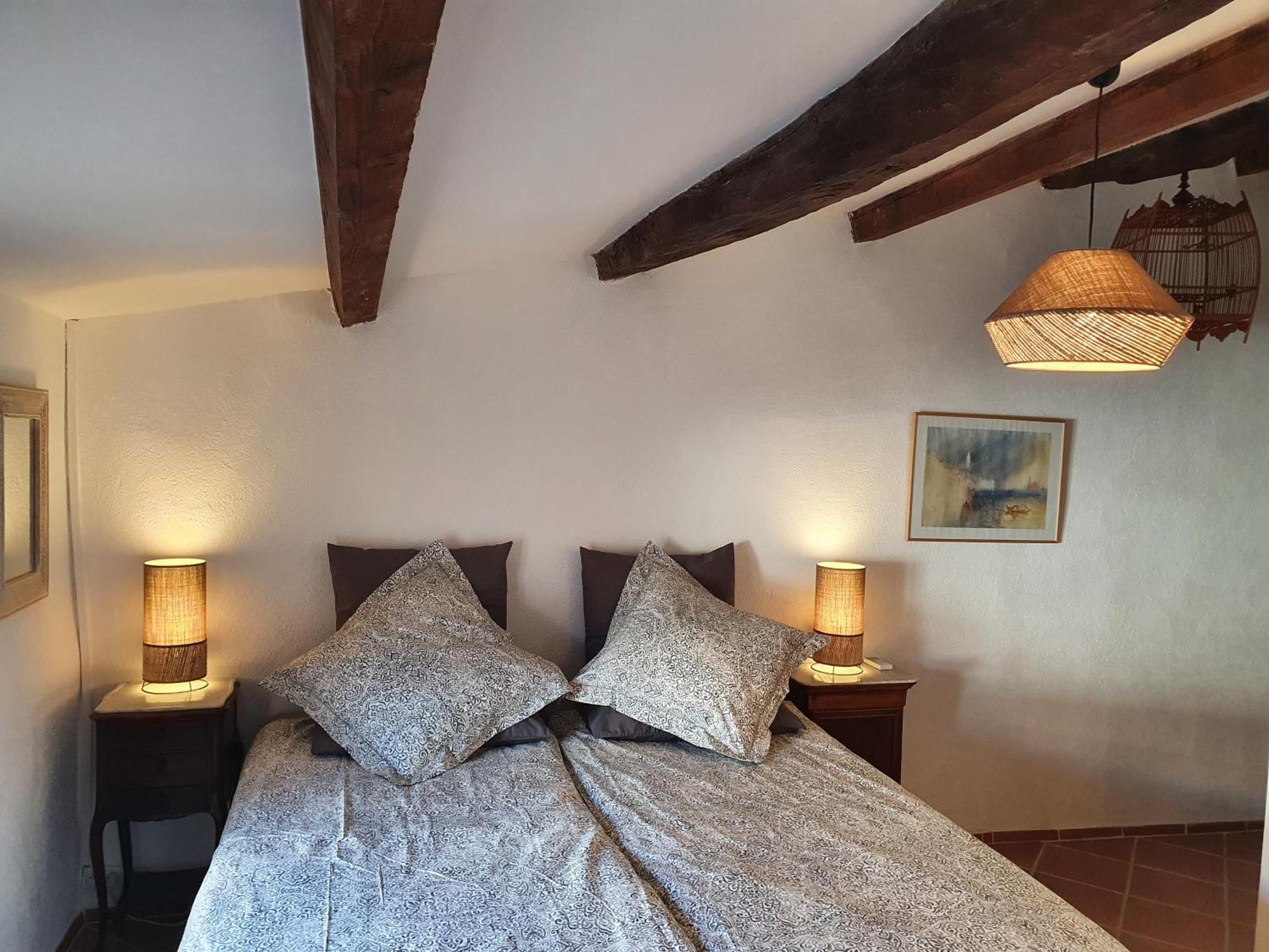 La Maison Provençale La Roquebrussanne Chambre photo